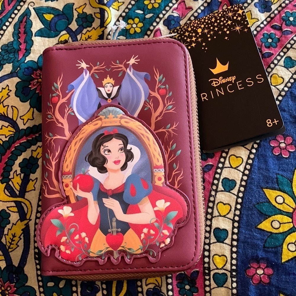 NWT Loungefly Disney Snow White and Evil Queen Wallet
